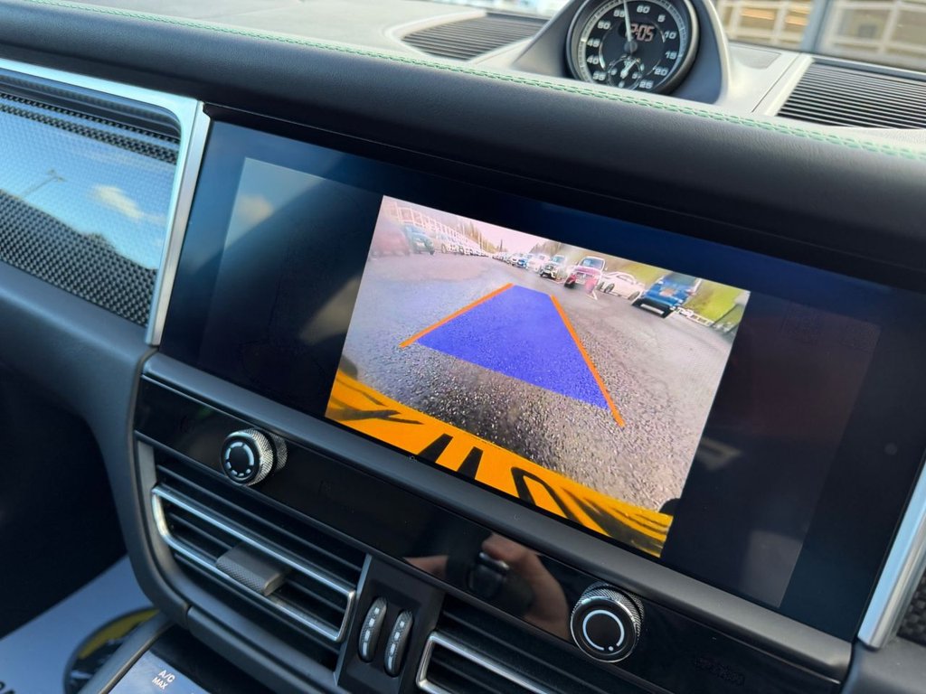 Used Porsche Macan 2021 for sale - 76740617: Photo 40