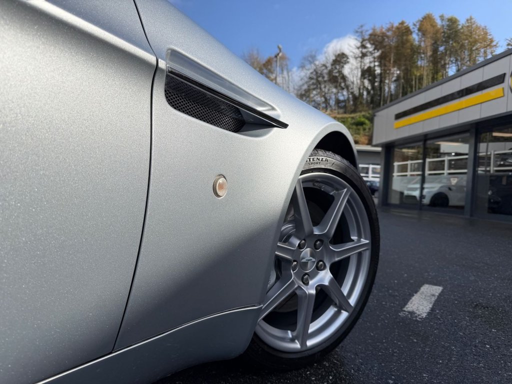 Used Aston Martin Vantage 2006 for sale - 76368158: Photo 24