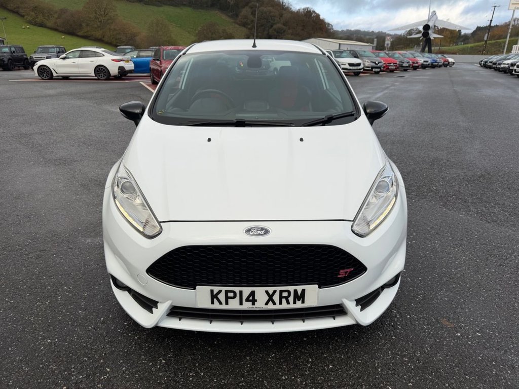 Used Ford Fiesta 2014 for sale - 76569756: Photo 2