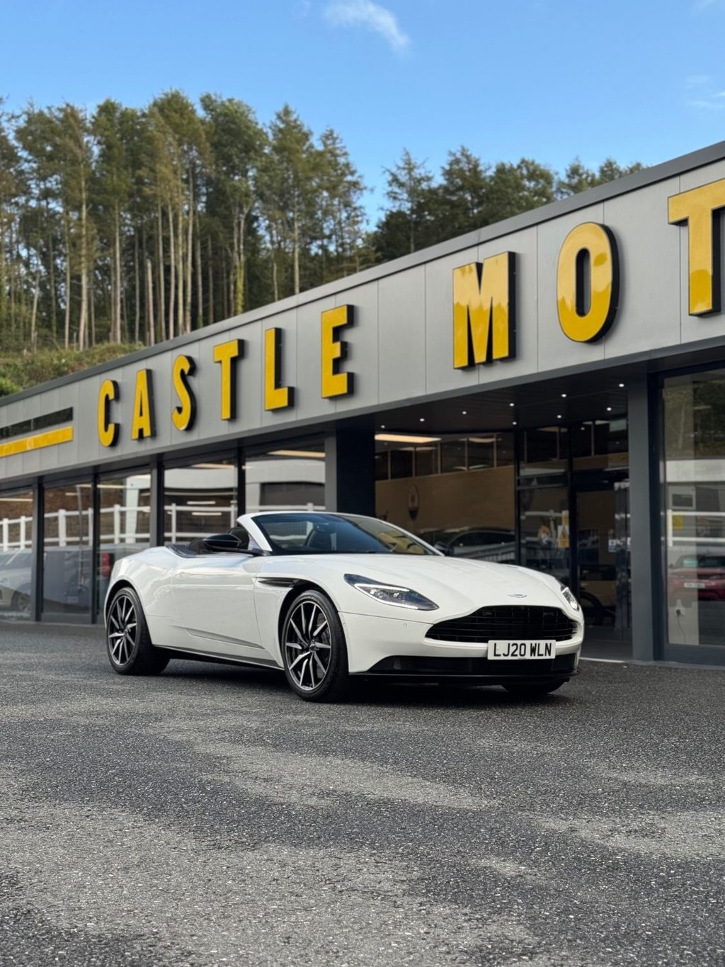 Used Aston Martin DB11 2020 for sale - 76396141: Photo 43