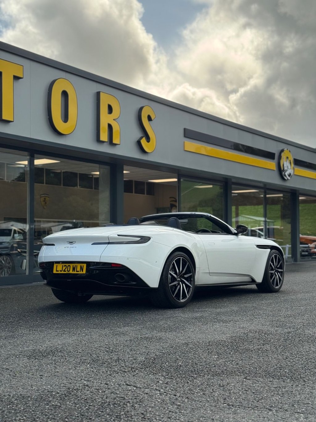 Used Aston Martin DB11 2020 for sale - 76396141: Photo 44