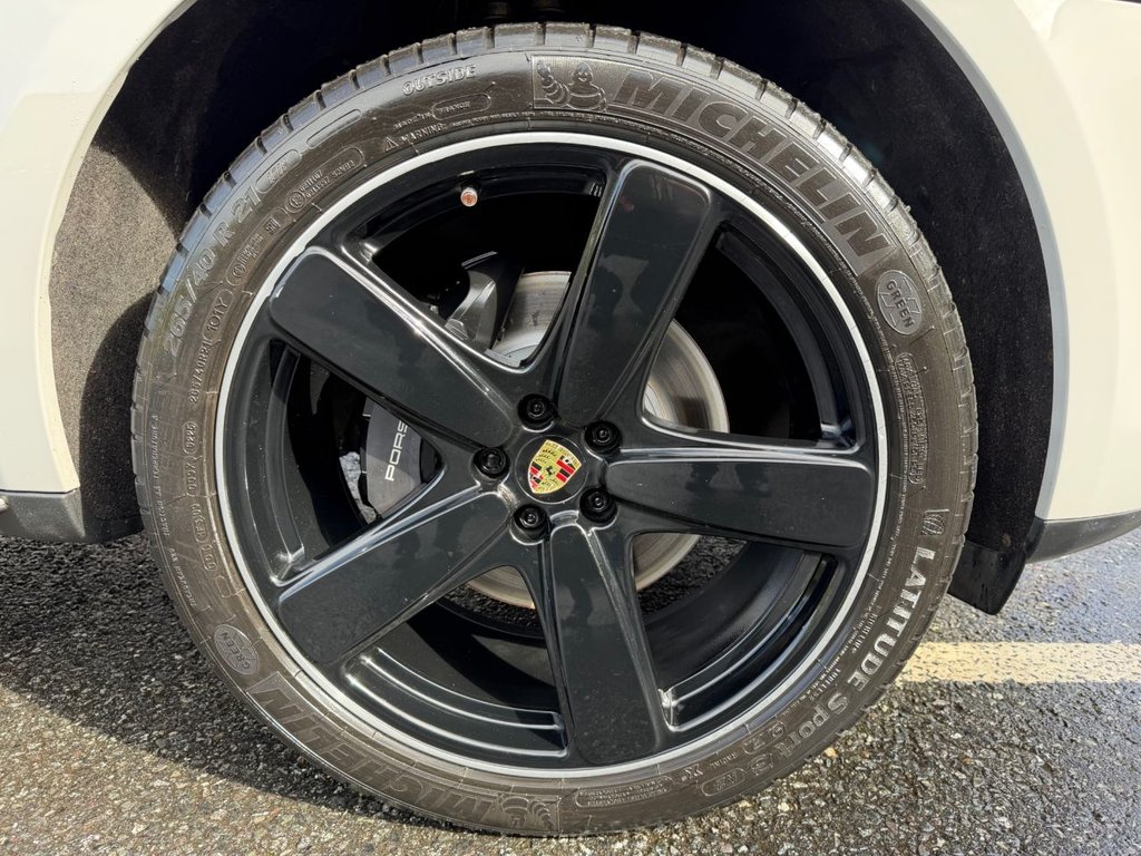 Used Porsche Macan 2021 for sale - 77879685: Photo 11