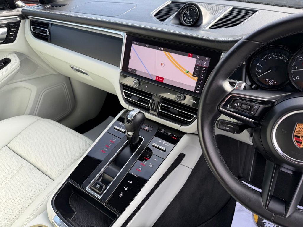 Used Porsche Macan 2021 for sale - 77879685: Photo 17