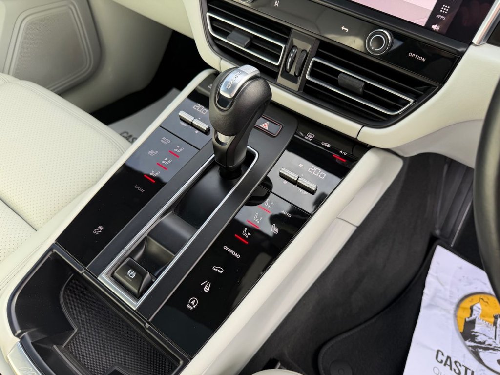 Used Porsche Macan 2021 for sale - 77879685: Photo 19