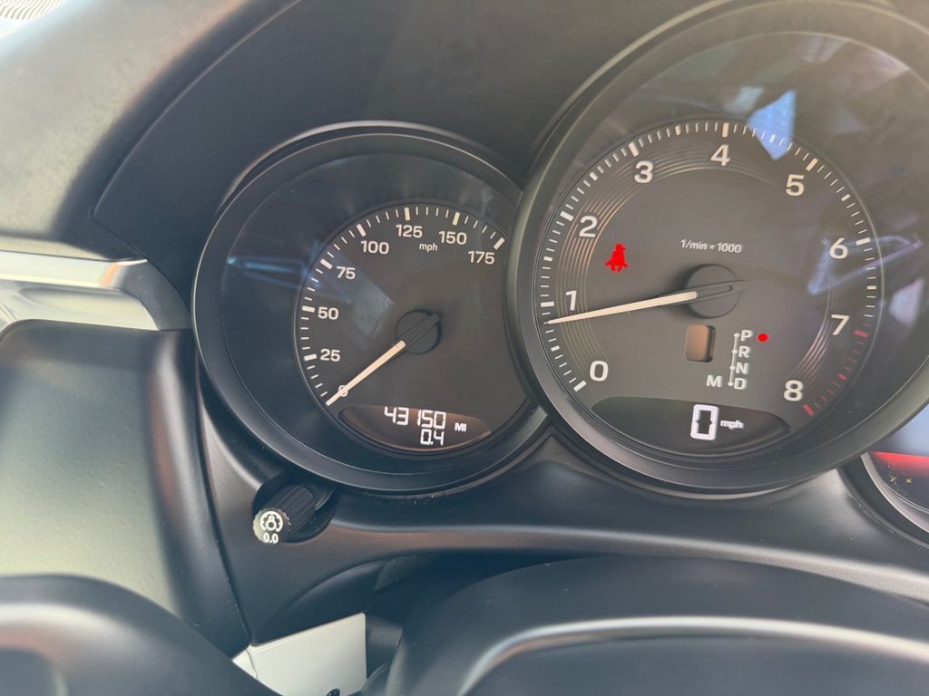 Used Porsche Macan 2021 for sale - 77879685: Photo 21