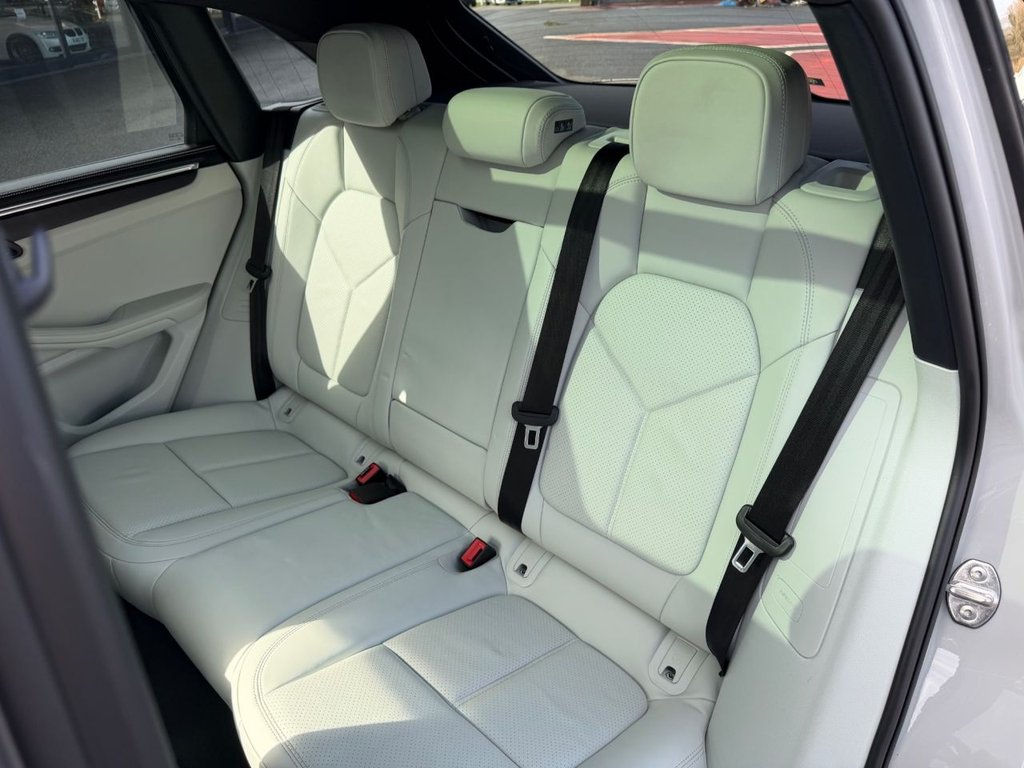 Used Porsche Macan 2021 for sale - 77879685: Photo 25