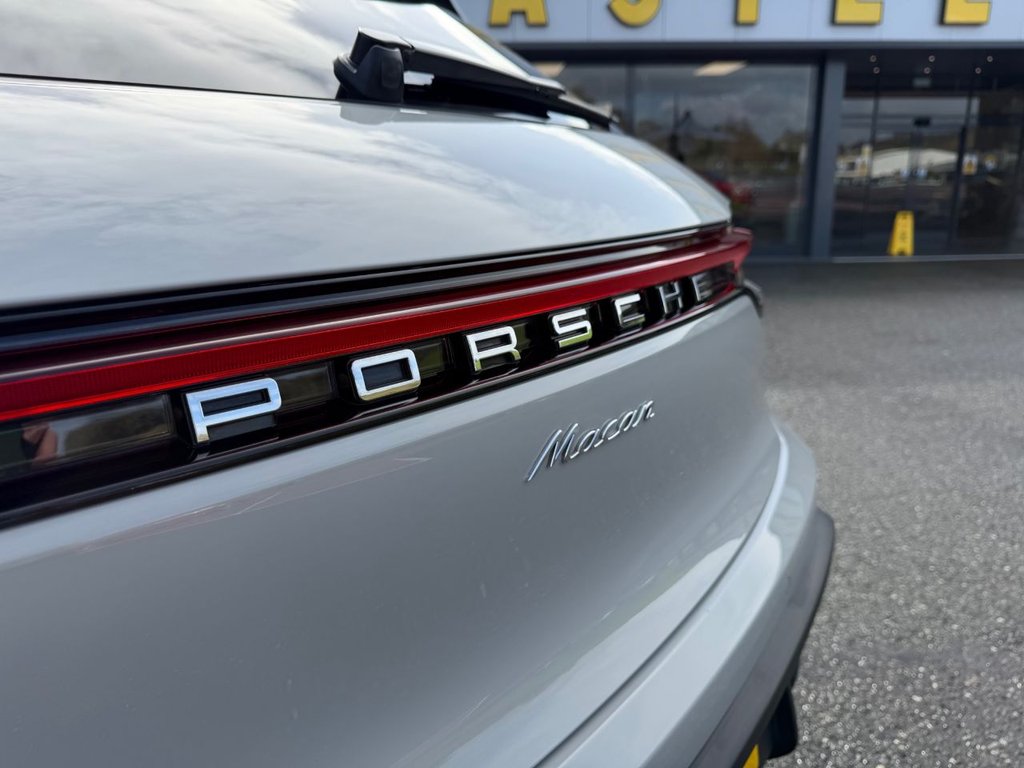 Used Porsche Macan 2021 for sale - 77879685: Photo 40