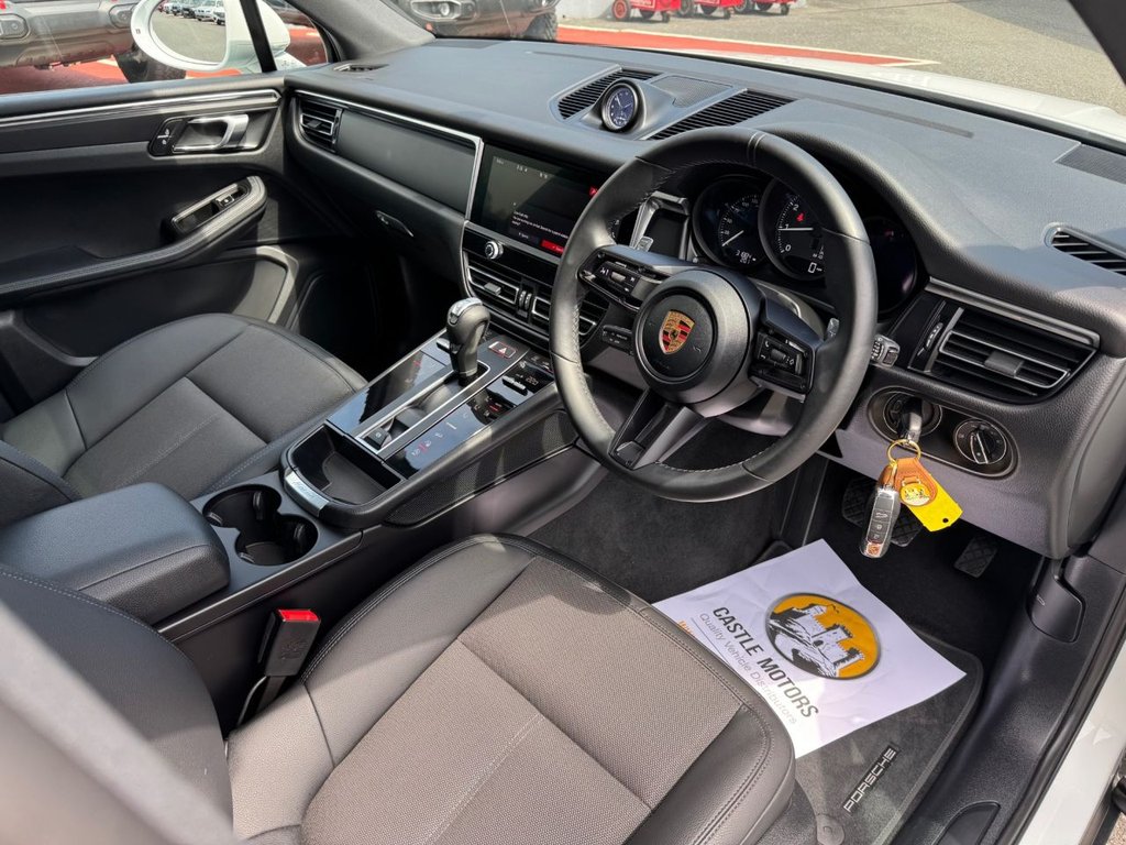 Used Porsche Macan 2022 for sale - 76546477: Photo 12