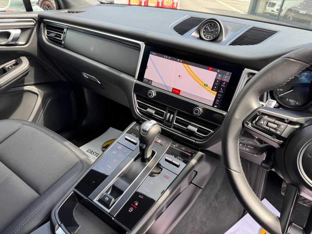 Used Porsche Macan 2022 for sale - 76546477: Photo 14