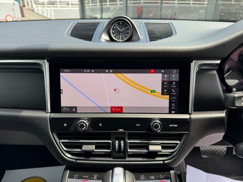 Used Porsche Macan 2022 for sale - 76546477: Photo 15