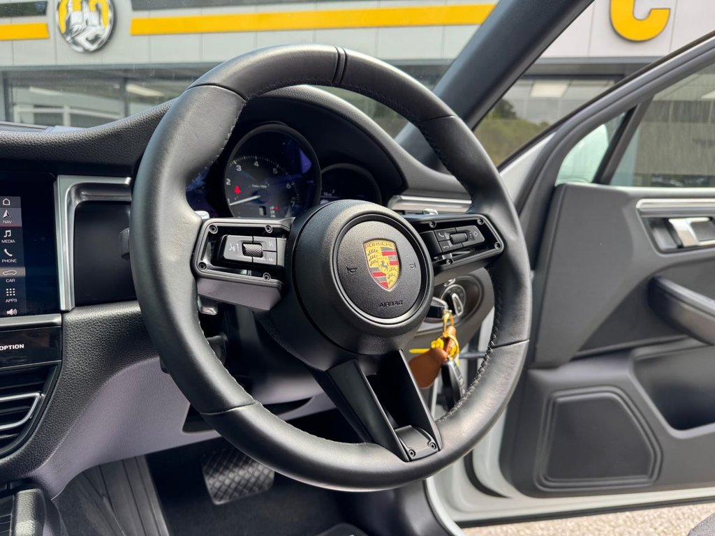 Used Porsche Macan 2022 for sale - 76546477: Photo 44