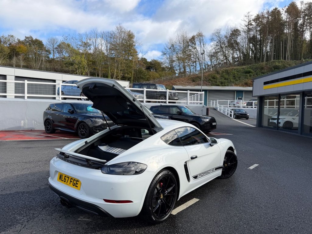 Used Porsche 718 Cayman 2017 for sale - 76375984: Photo 13