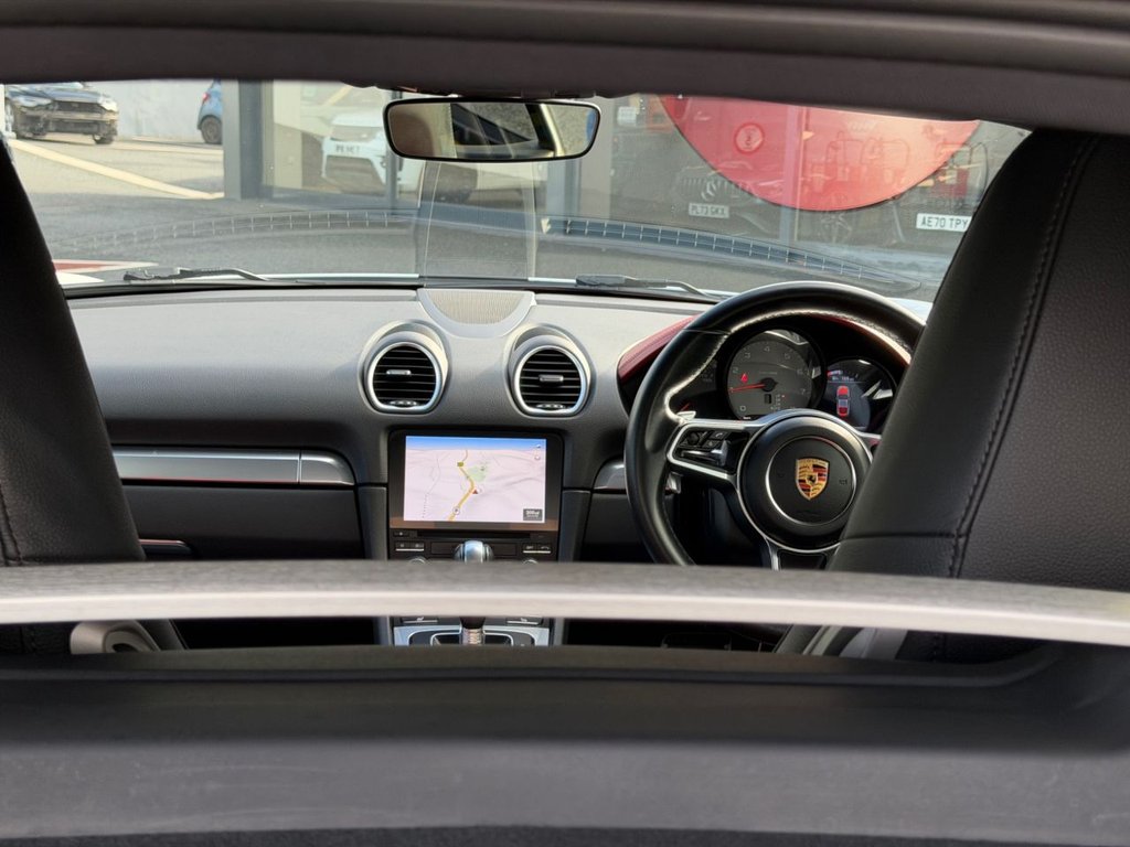 Used Porsche 718 Cayman 2017 for sale - 76375984: Photo 15