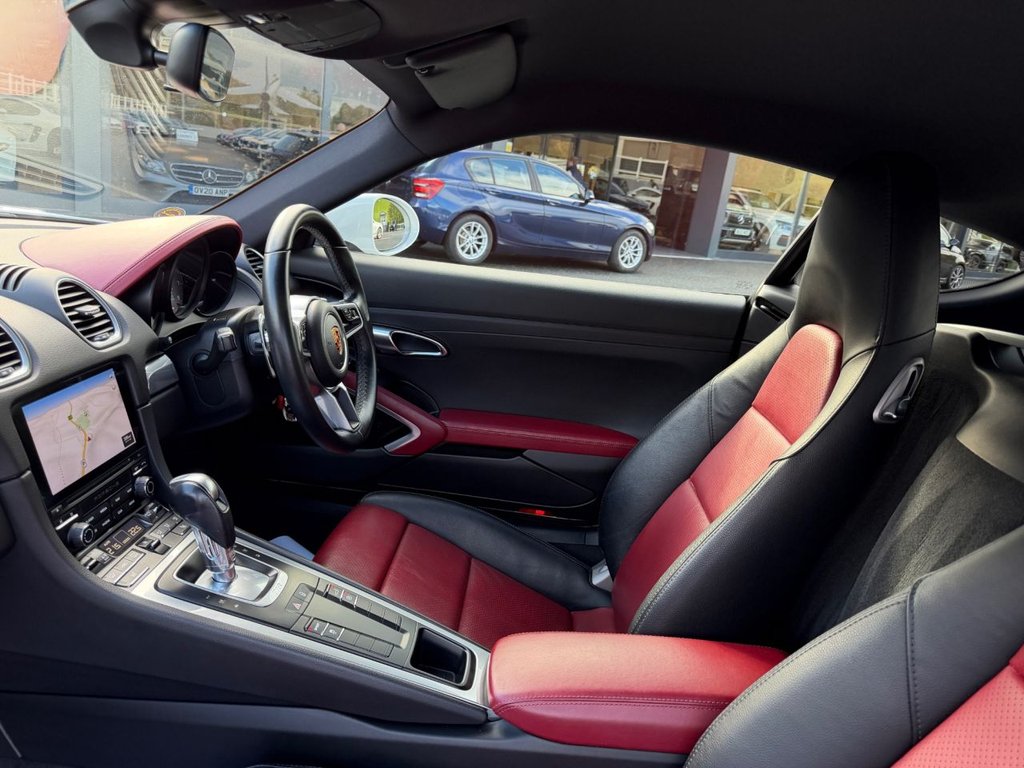 Used Porsche 718 Cayman 2017 for sale - 76375984: Photo 17