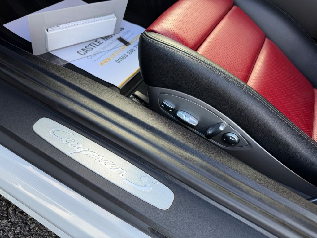 Used Porsche 718 Cayman 2017 for sale - 76375984: Photo 18