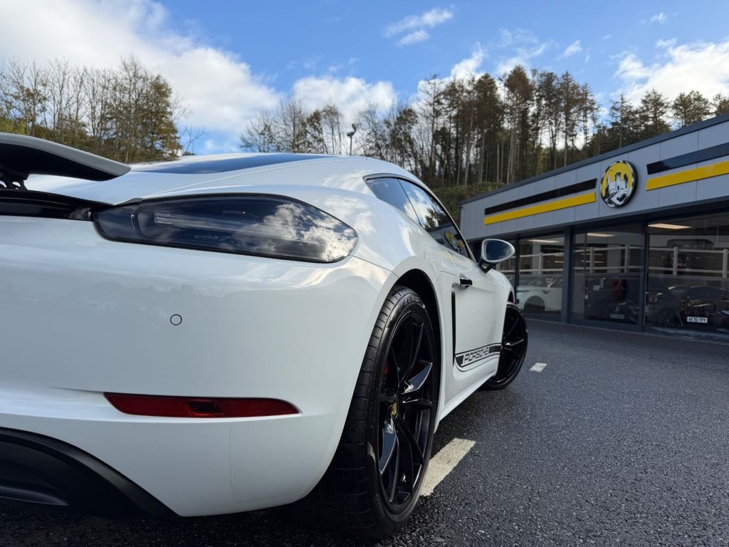 Used Porsche 718 Cayman 2017 for sale - 76375984: Photo 32