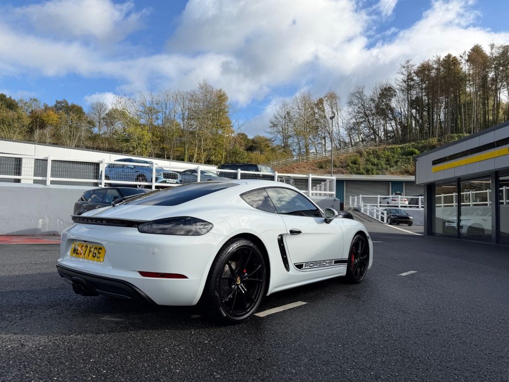 Used Porsche 718 Cayman 2017 for sale - 76375984: Photo 6