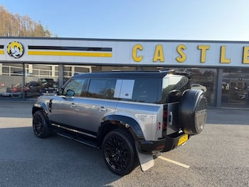 Used Land Rover Defender 110 2022 for sale - 79543560: Photo