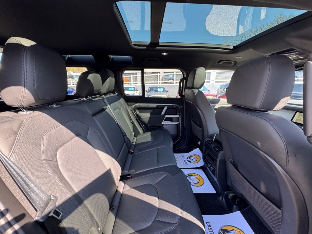 Used Land Rover Defender 2023 for sale - 76105758: Photo 11