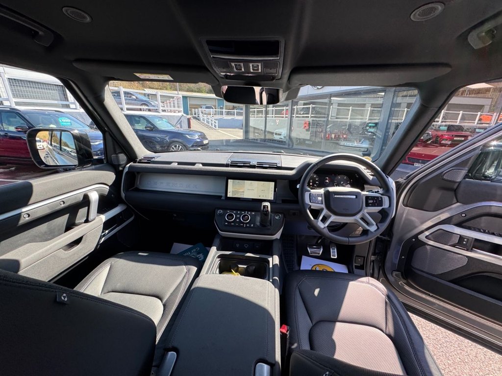 Used Land Rover Defender 2023 for sale - 76105758: Photo 12