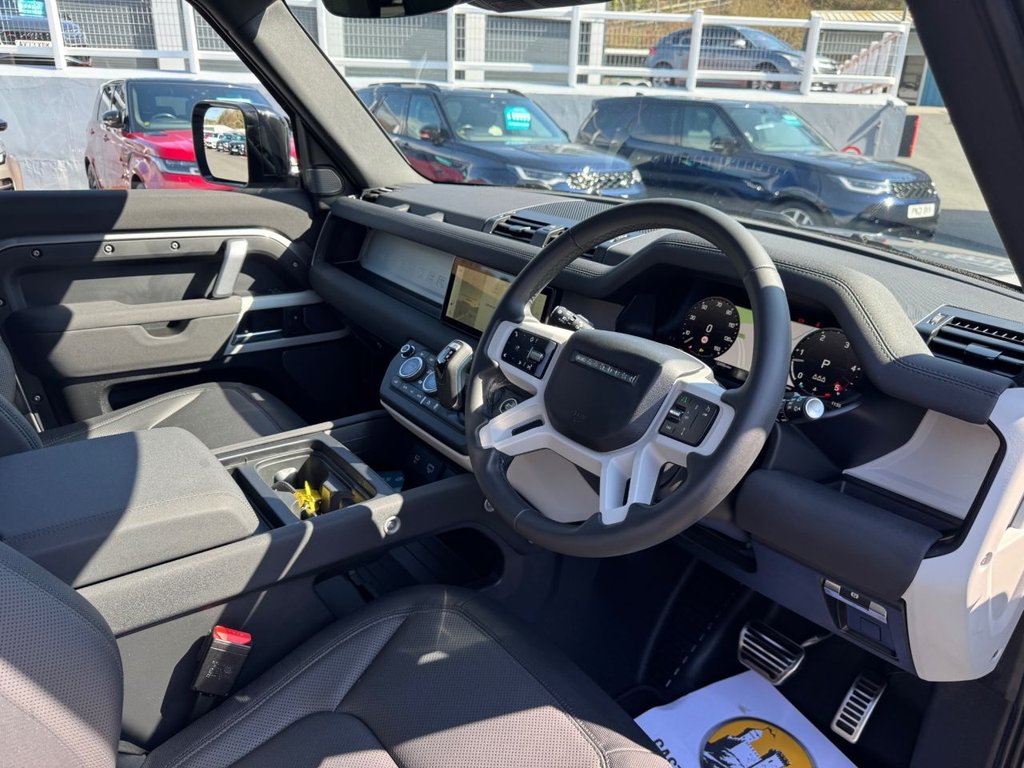 Used Land Rover Defender 2023 for sale - 76105758: Photo 13