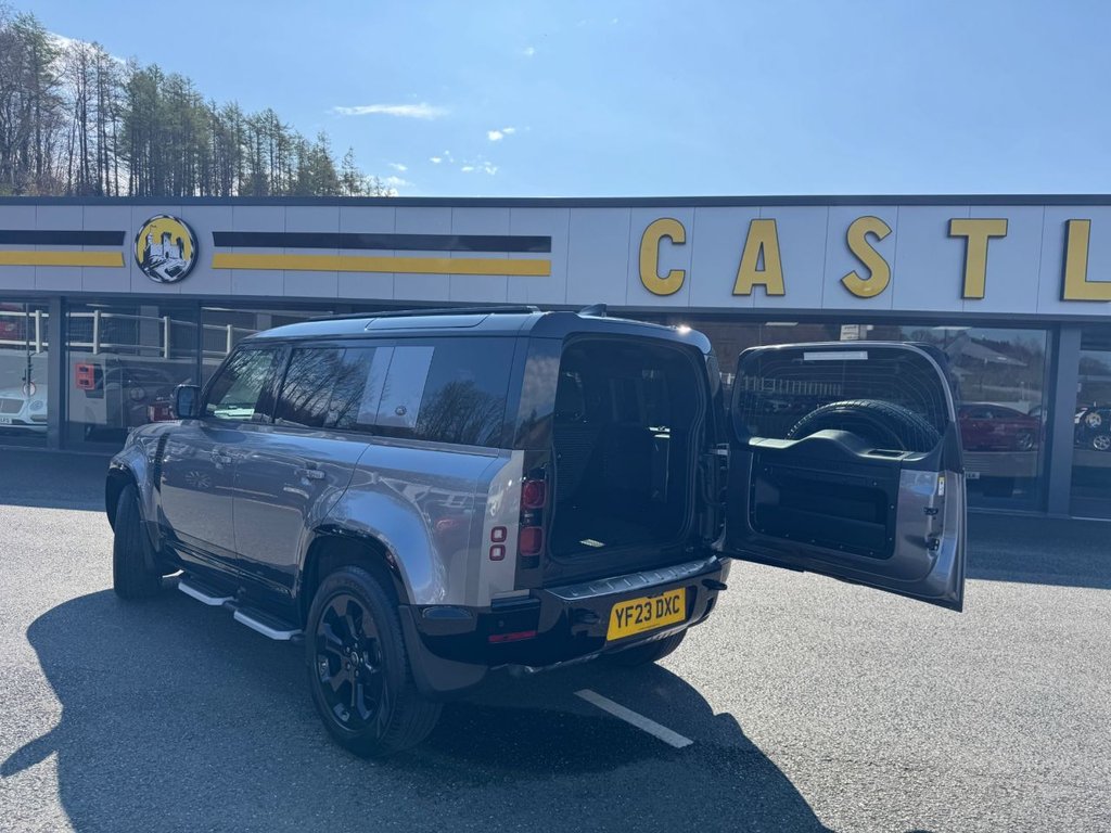 Used Land Rover Defender 2023 for sale - 76105758: Photo 18