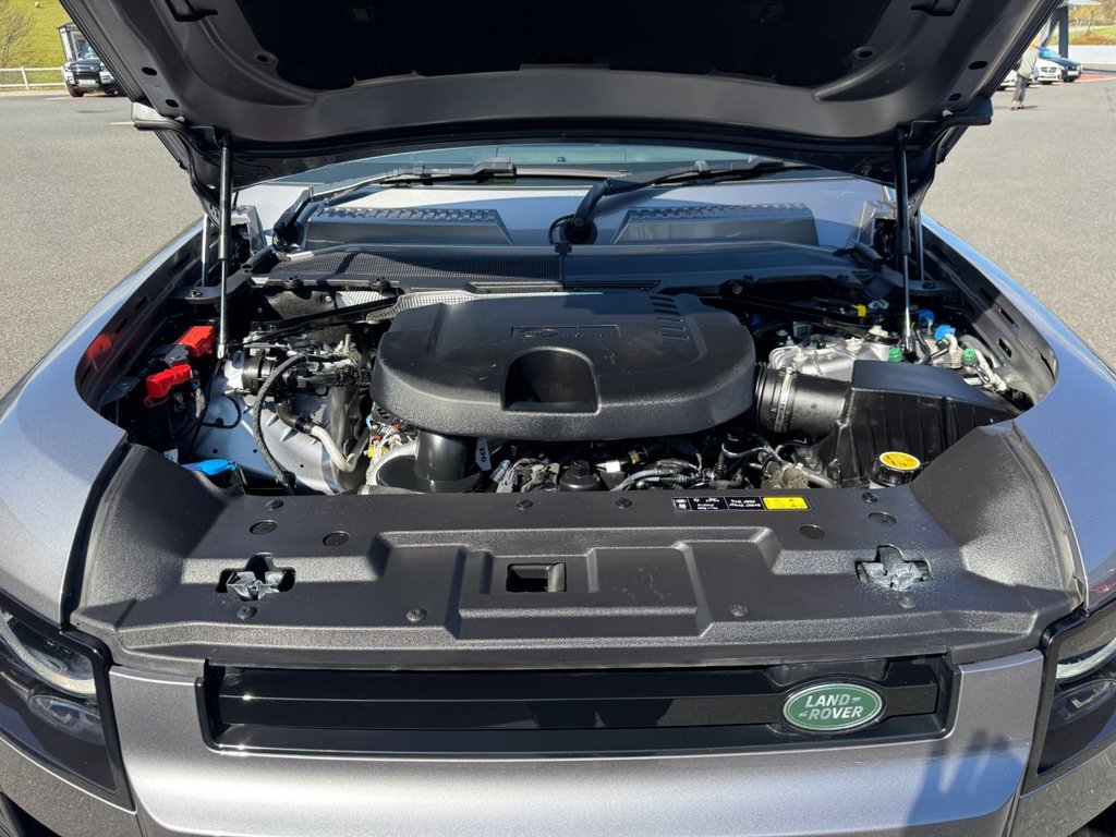 Used Land Rover Defender 2023 for sale - 76105758: Photo 28