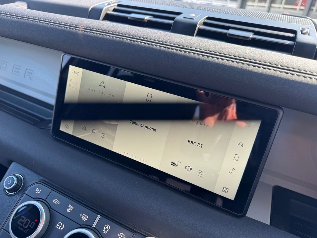 Used Land Rover Defender 2023 for sale - 76105758: Photo 41