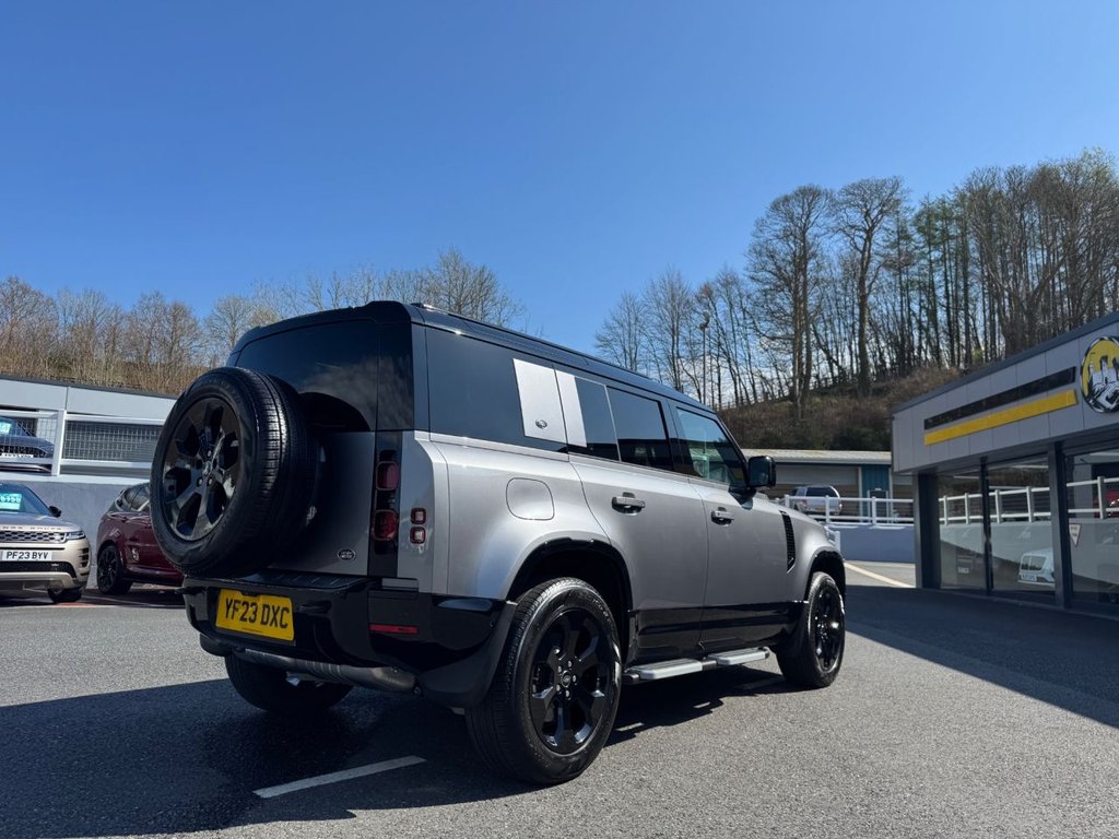 Used Land Rover Defender 2023 for sale - 76105758: Photo 6