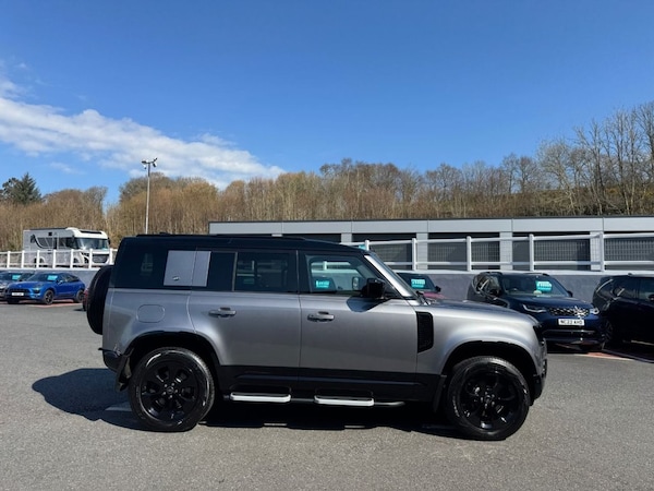 Used Land Rover Defender 2023 for sale - 76105758: Photo 7