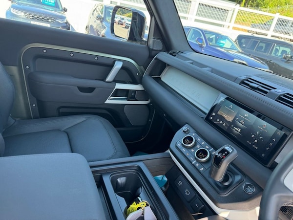 Used Land Rover Defender 2022 for sale - 75410992: Photo 11