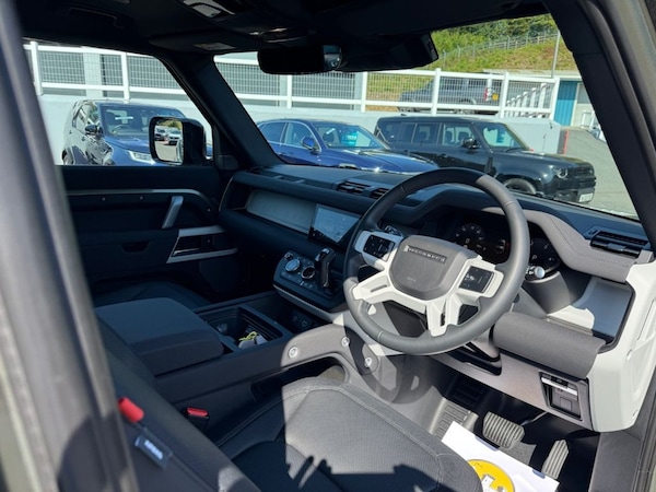 Used Land Rover Defender 2022 for sale - 75410992: Photo 8