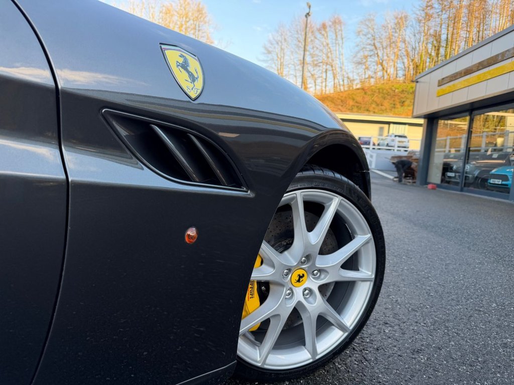 Used Ferrari California 2009 for sale - 76950227: Photo 25