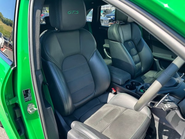 Used Porsche Macan 2021 for sale - 76132298: Photo 13