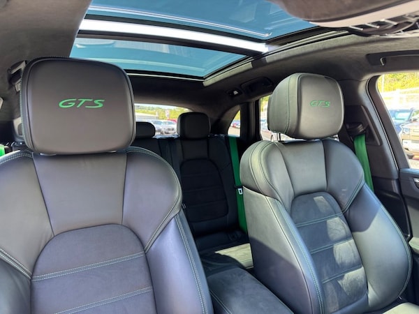 Used Porsche Macan 2021 for sale - 76132298: Photo 49