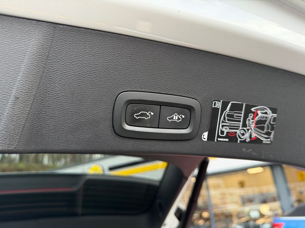 Used Volvo XC40 2018 for sale - 76820358: Photo 28