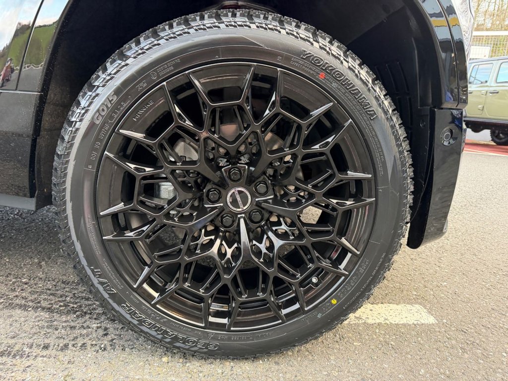 Used Land Rover Defender 110 2026 for sale - 77355873: Photo 8