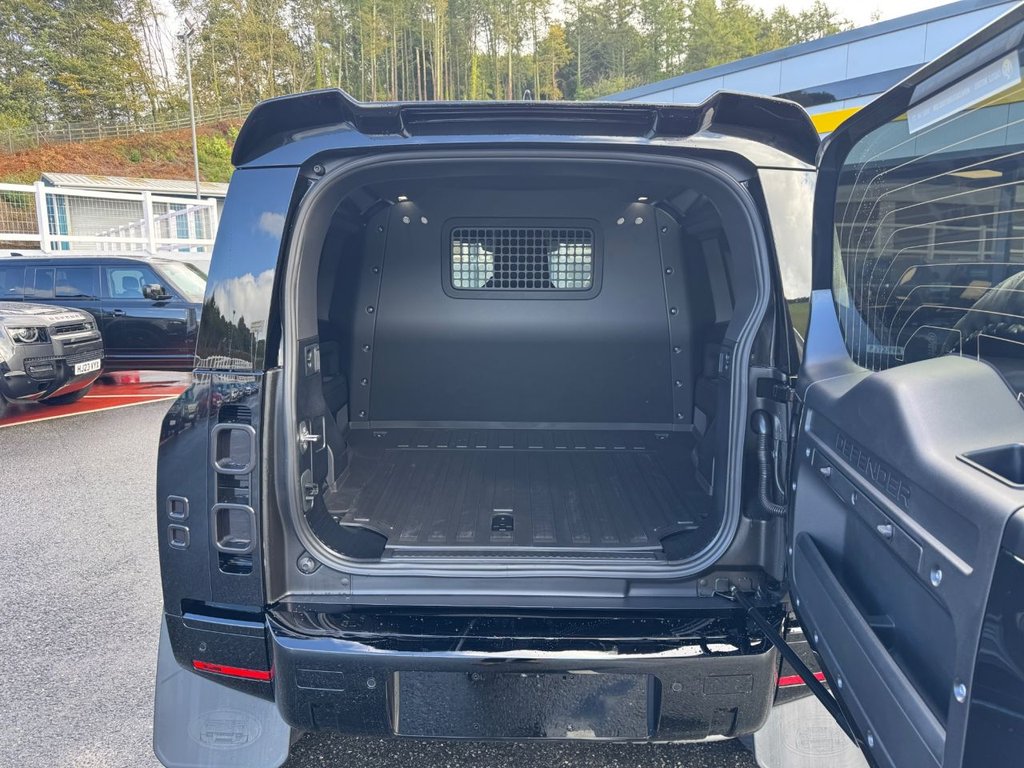 Used Land Rover Defender 2025 for sale - 76665604: Photo 18