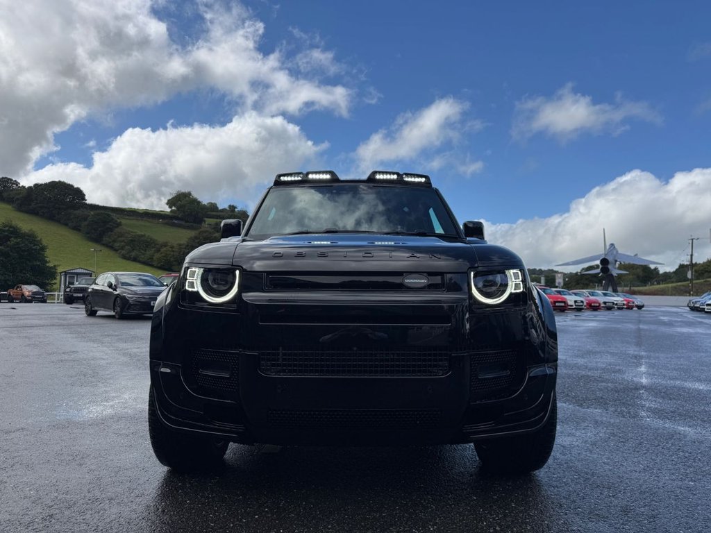 Used Land Rover Defender 2025 for sale - 76665604: Photo 2