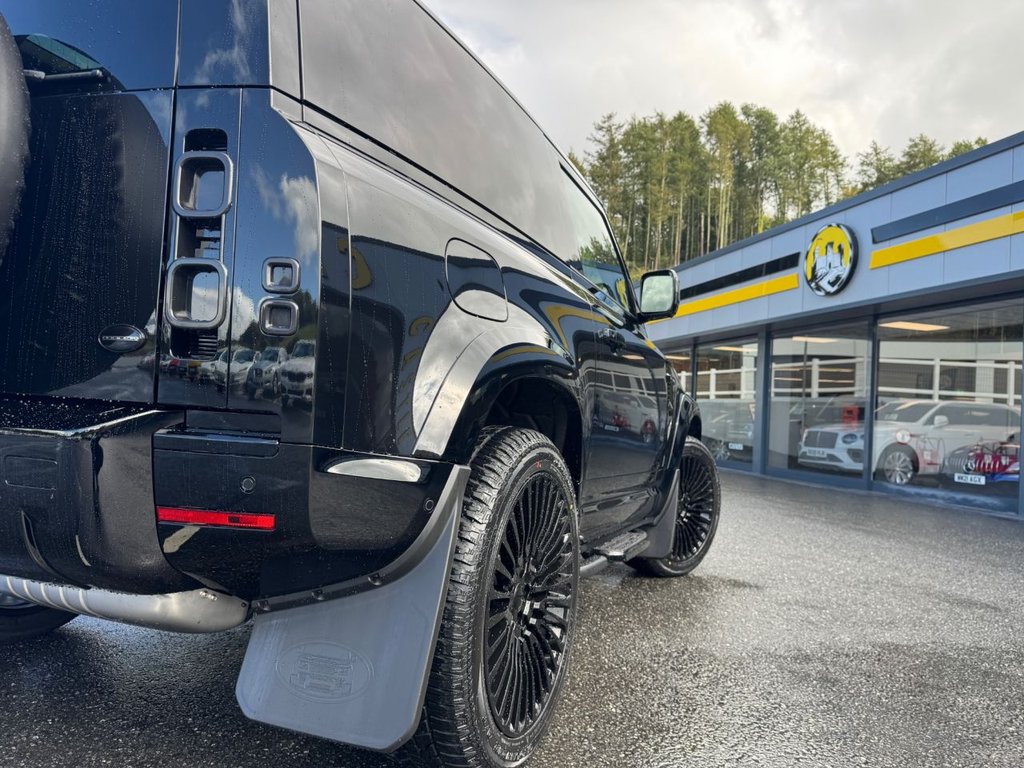 Used Land Rover Defender 2025 for sale - 76665604: Photo 31