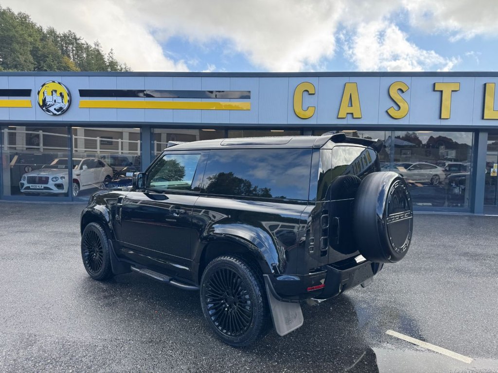 Used Land Rover Defender 2025 for sale - 76665604: Photo 5