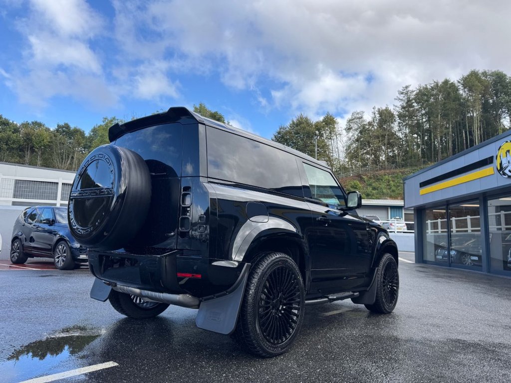 Used Land Rover Defender 2025 for sale - 76665604: Photo 6