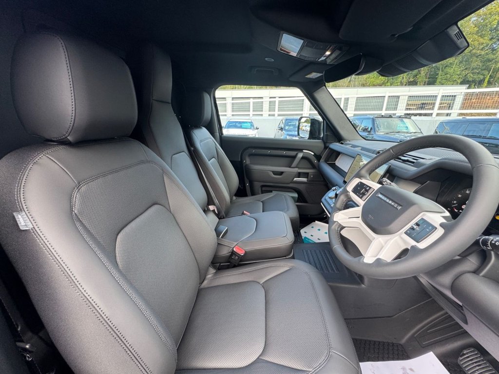 Used Land Rover Defender 2025 for sale - 76665604: Photo 9