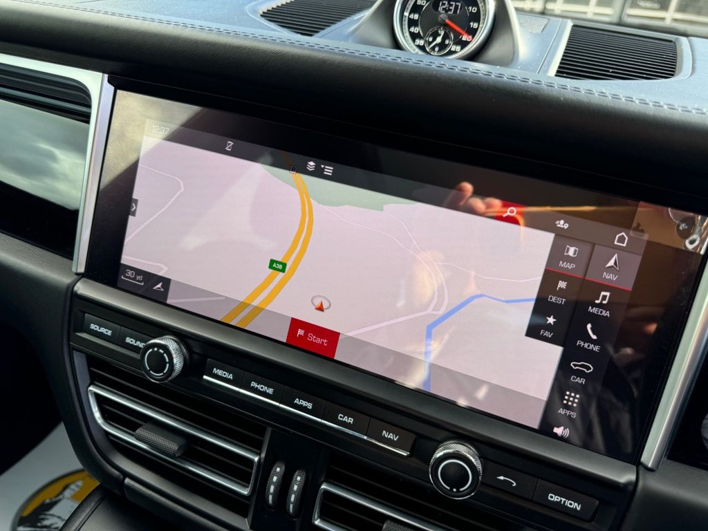 Used Porsche Macan 2020 for sale - 77879351: Photo 42