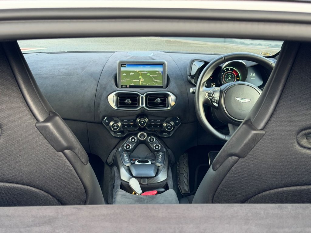 Used Aston Martin Vantage 2018 for sale - 76376271: Photo 17