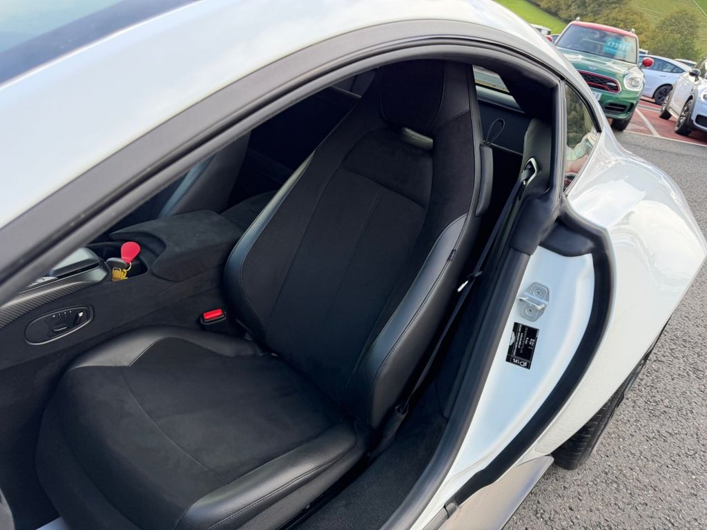 Used Aston Martin Vantage 2018 for sale - 76376271: Photo 23