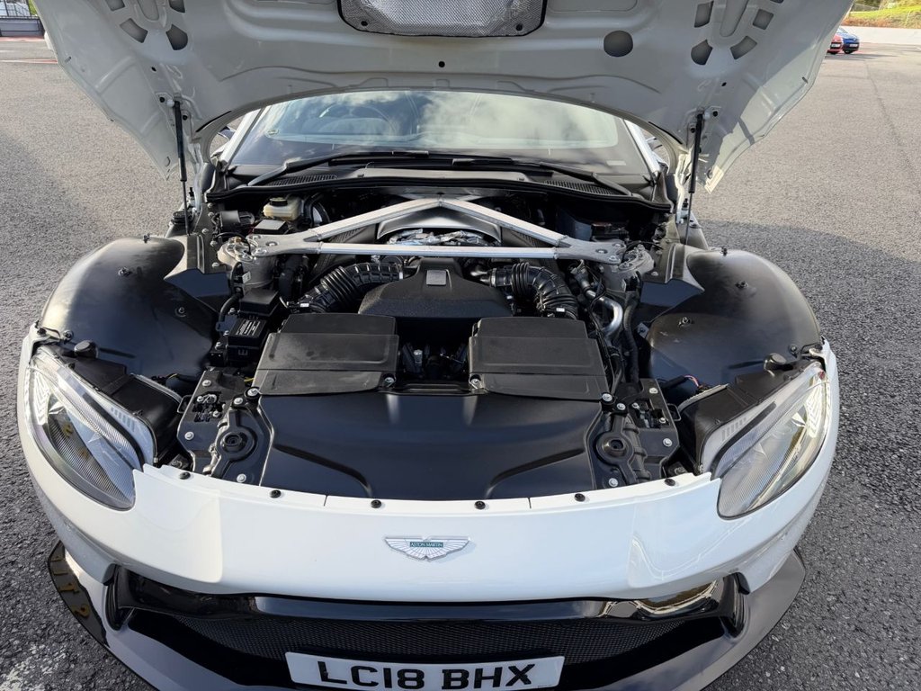 Used Aston Martin Vantage 2018 for sale - 76376271: Photo 25