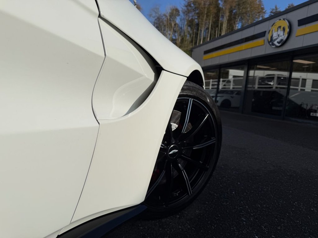 Used Aston Martin Vantage 2018 for sale - 76376271: Photo 28