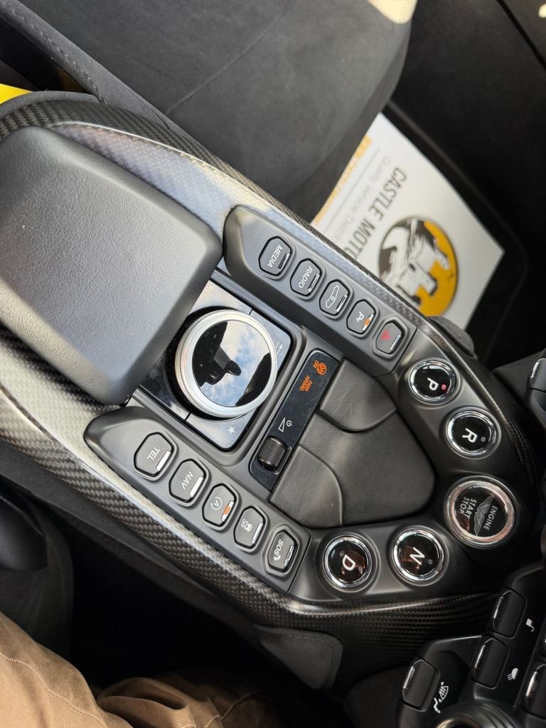 Used Aston Martin Vantage 2018 for sale - 76376271: Photo 37