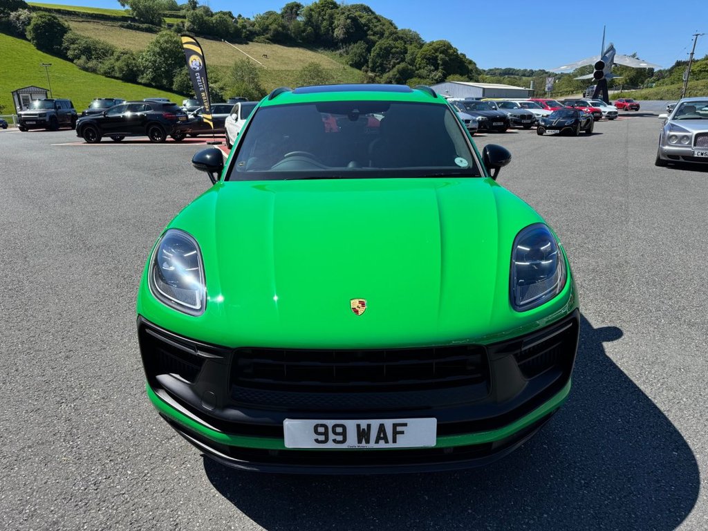 Used Porsche Macan 2021 for sale - 76454214: Photo 2